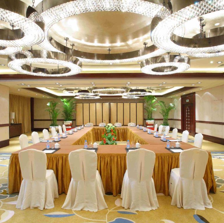 New Century Grand Hotel Peking Exteriör bild