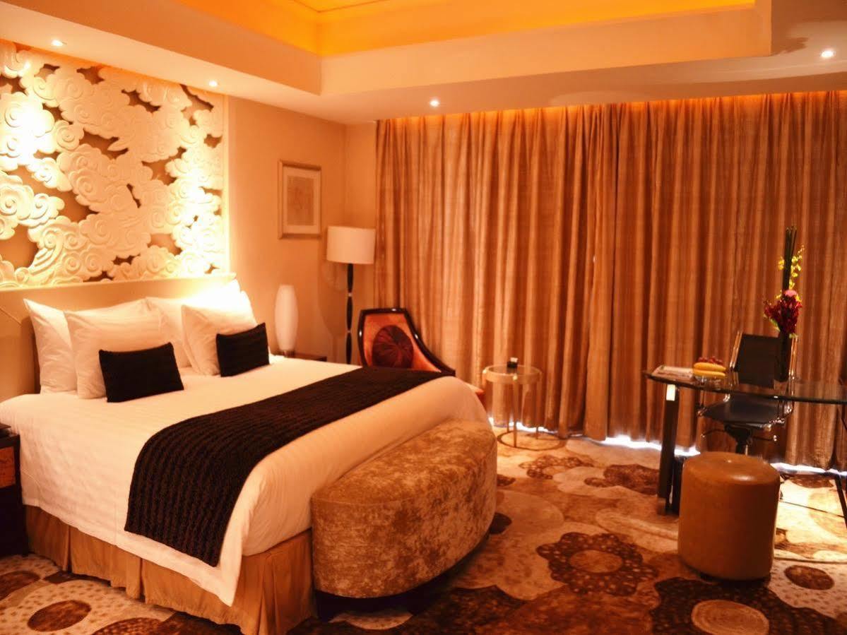New Century Grand Hotel Peking Exteriör bild